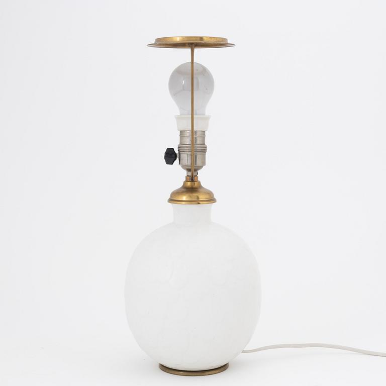A Swedish Modern brass and enamel table lamp from Svenska Metallverken, 1940's.