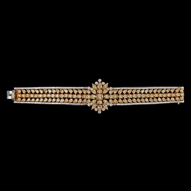 ARMBAND, fancy coloured, olikslipade diamanter, tot. ca 25 ct.