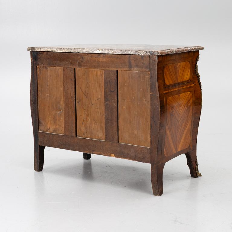 Byrå, Louis XV, Frankrike 1700-talets mitt.