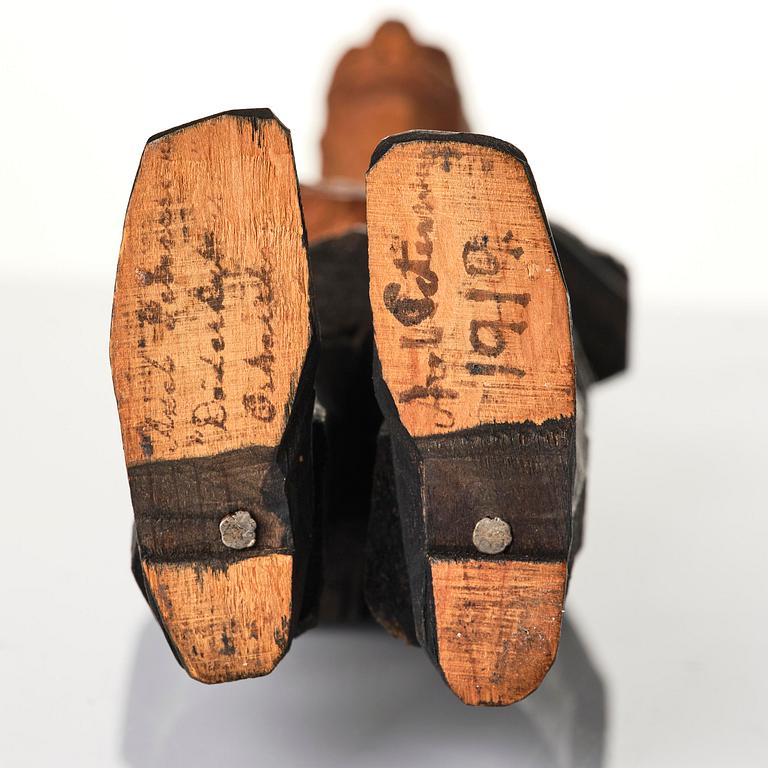 Axel Petersson Döderhultarn, Man and woman.