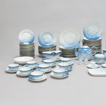 Servis, ca 117 delar, porslin, "Måsen", Bing & Gröndahl, Köpenhamn.