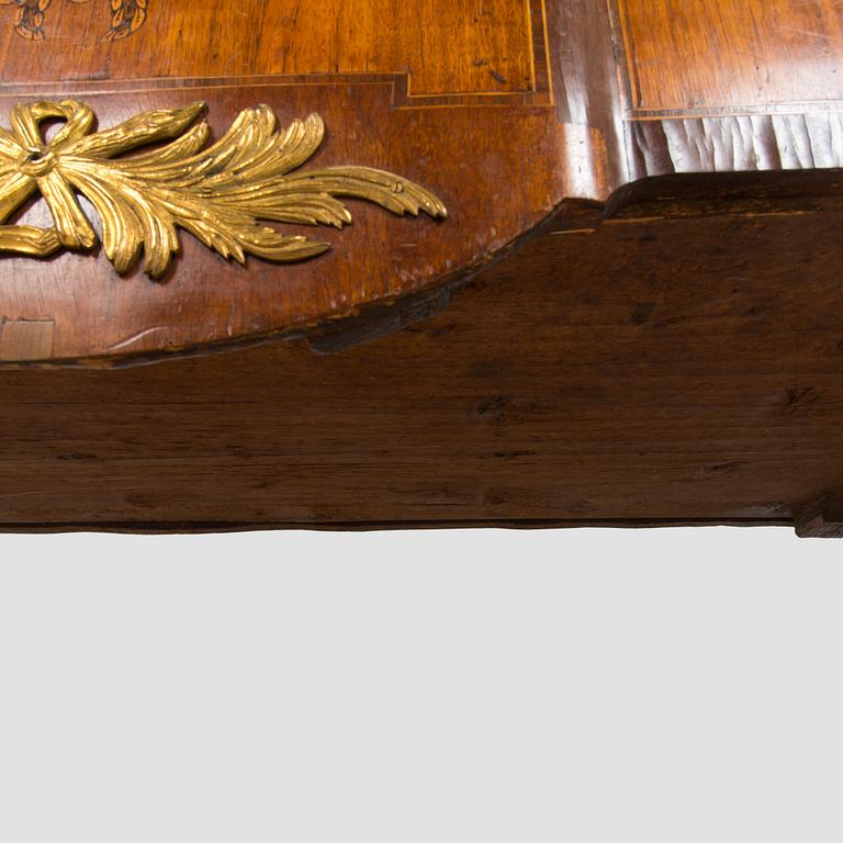A Gustavian late 18th century commode attributed to J. Hultsten.