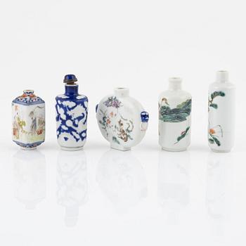 Snusflaskor, 5 st, porslin, Kina, 18/1900-tal.
