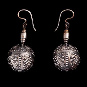 COLLIER, ARMBAND, ÖRHÄNGEN samt RING, silver, Kalevala Koru 1965-67.