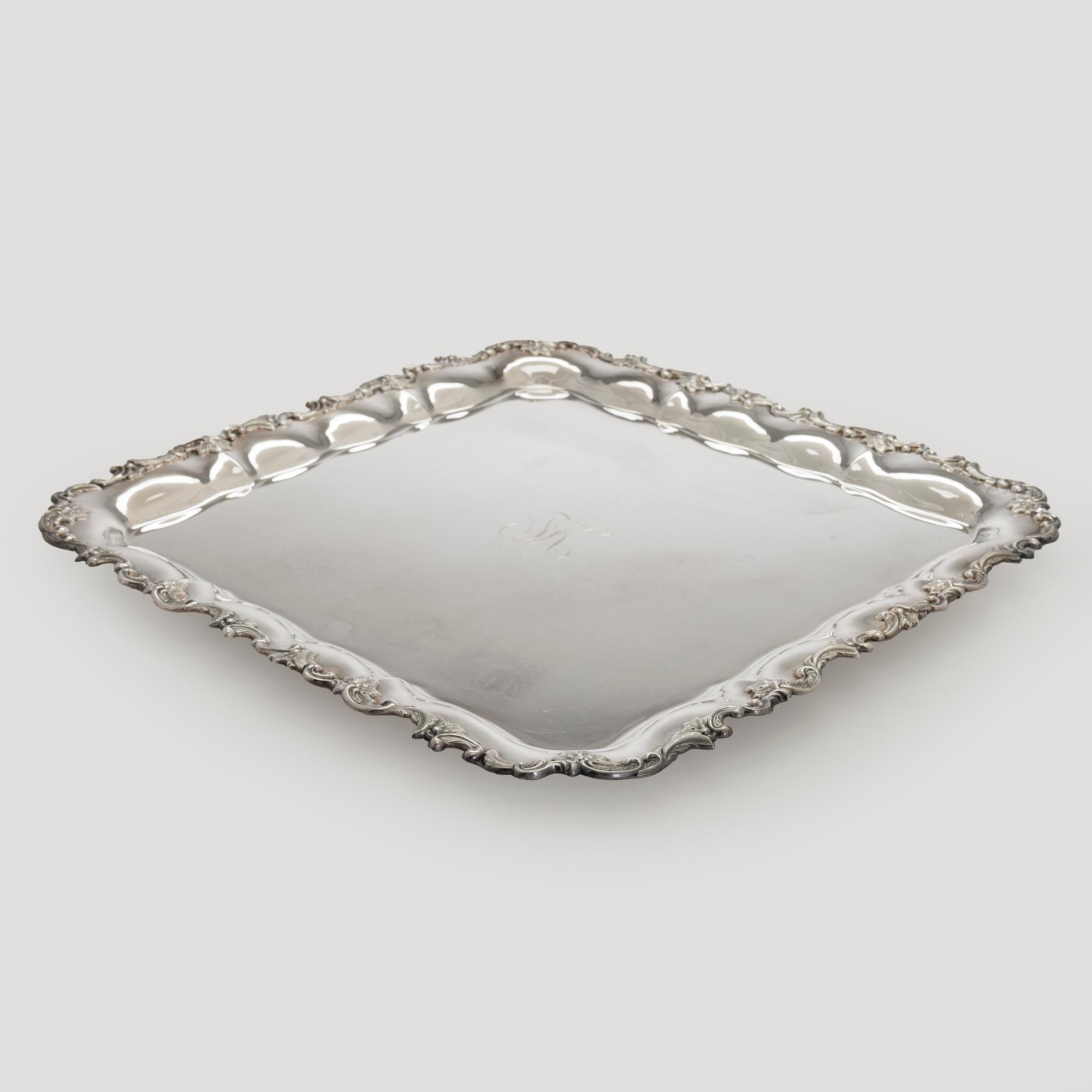 Tarjotin, hopea, Kultakeskus, Hämeenlinna 1970.