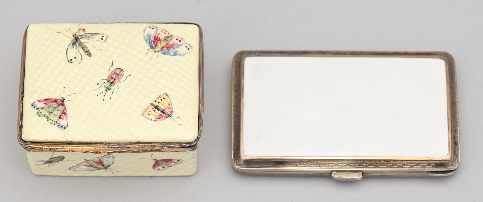 DOSA samt CIGARETTETUI, 2 st, emalj, 1900-talets början.