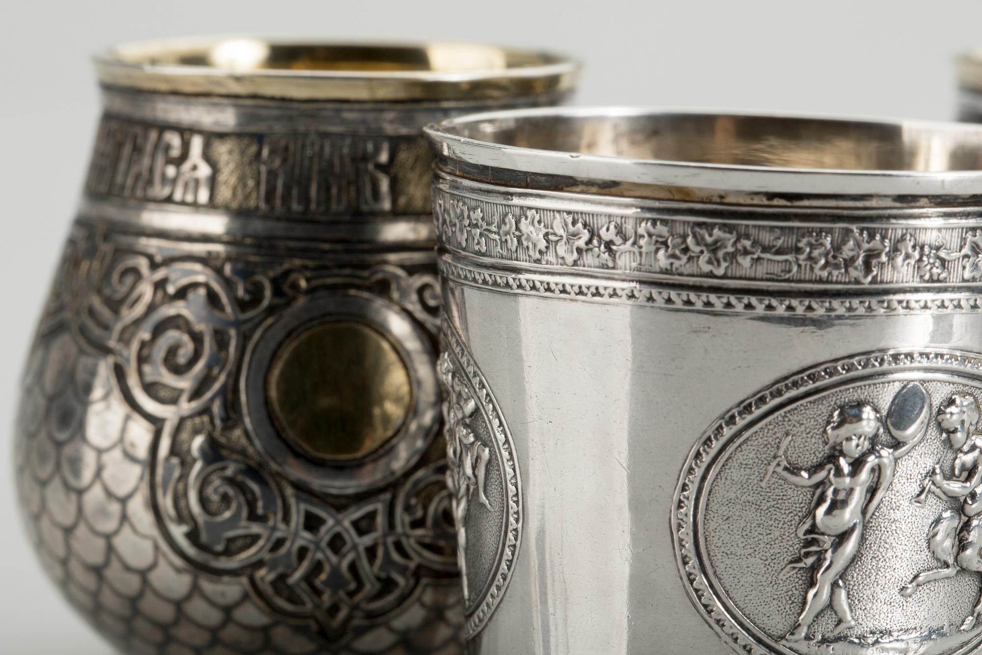 VODKAKOPPAR, 2 + 1. Ryssland, Moskva samt St Petersburg, 1800-talets mitt. Total vikt 198 gr.
