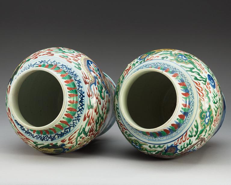 Two Transitional wucai jars, 17th Century.