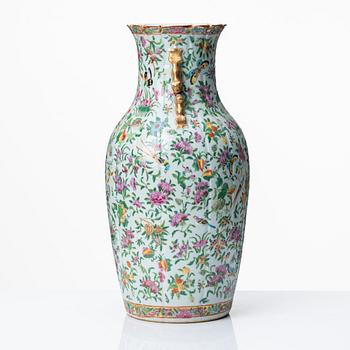 A famille rose vase, Qing dynasty, Canton, 19th Century.