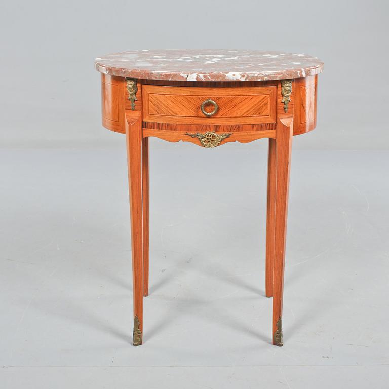 SIDOBORD, gustaviansk stil, omkring 1900-talets mitt.