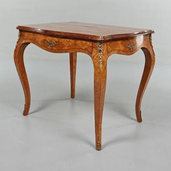 BORD, rokokostil, 1900-talets andra kvartal.