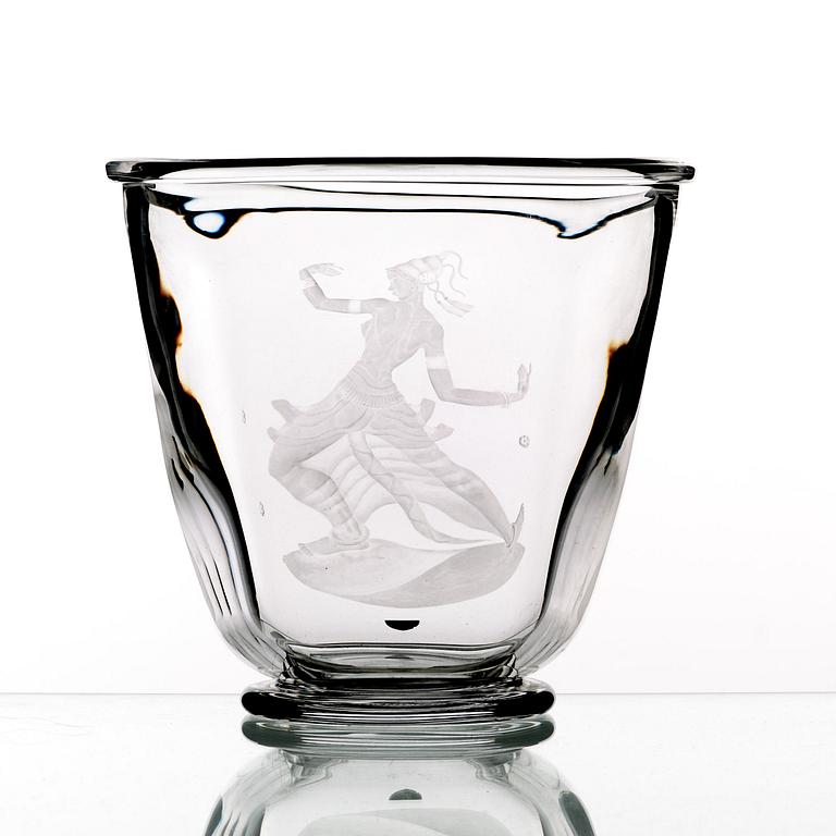 Simon Gate, an engraved glass vase, Orrefors 1954.