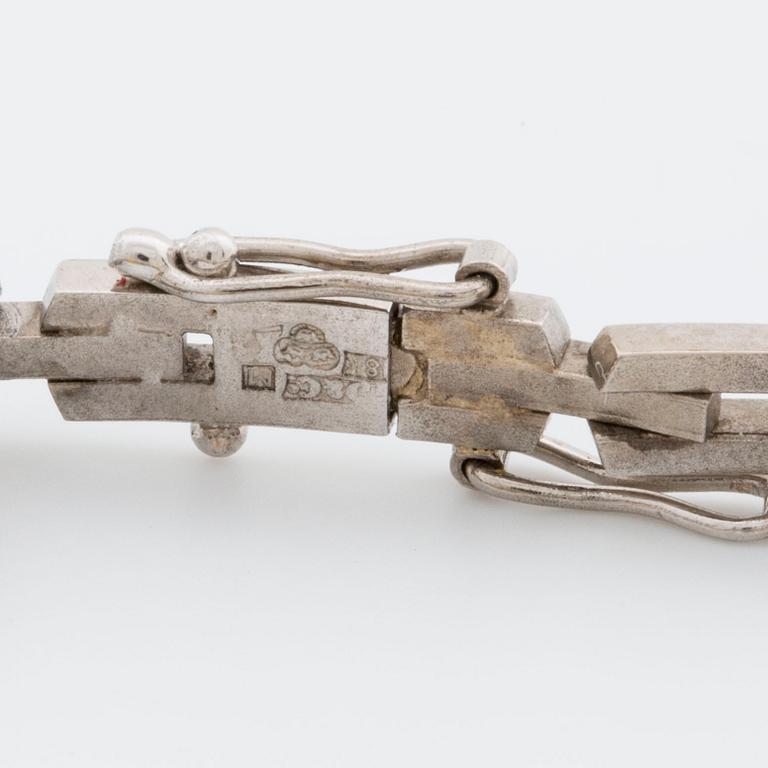 BRACELET platinum and 18K whitegold, 1 citrine, 2 old-cut and 8/8-cut diamonds approx 0,80 ct, G  Dahlgren & Co Malmö.