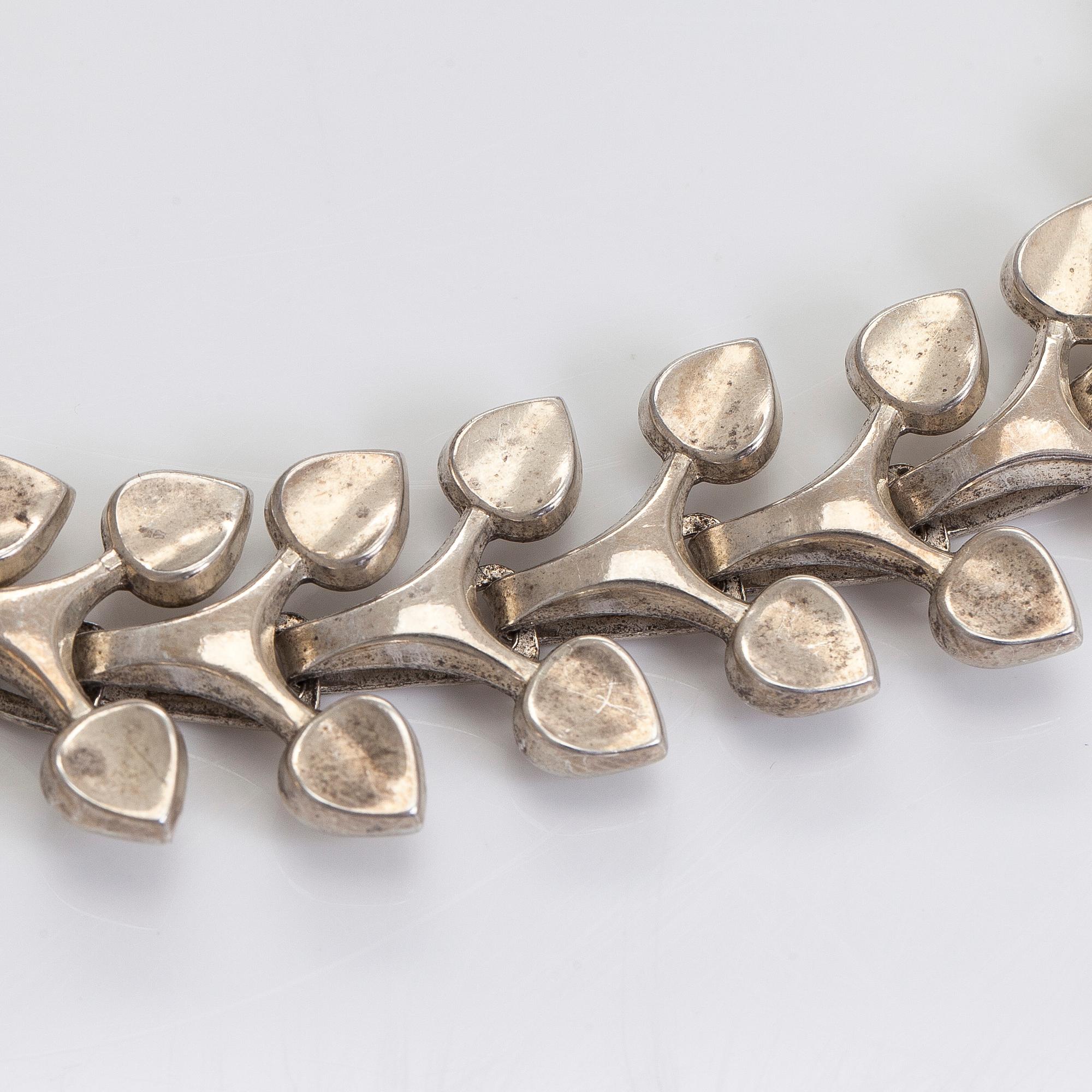 Anton Michlesen, a sterling silver necklace.