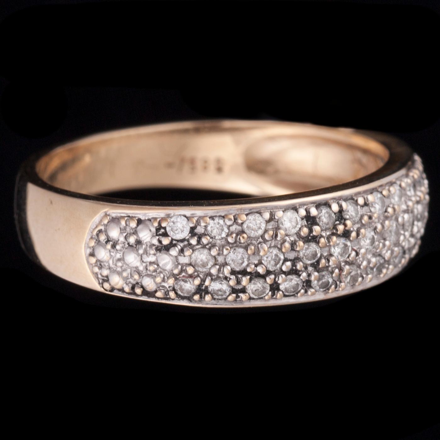 SORMUS, 14K valkokultaa, timantteja yht. 0,25 ct. Paino n. 3,5 g.