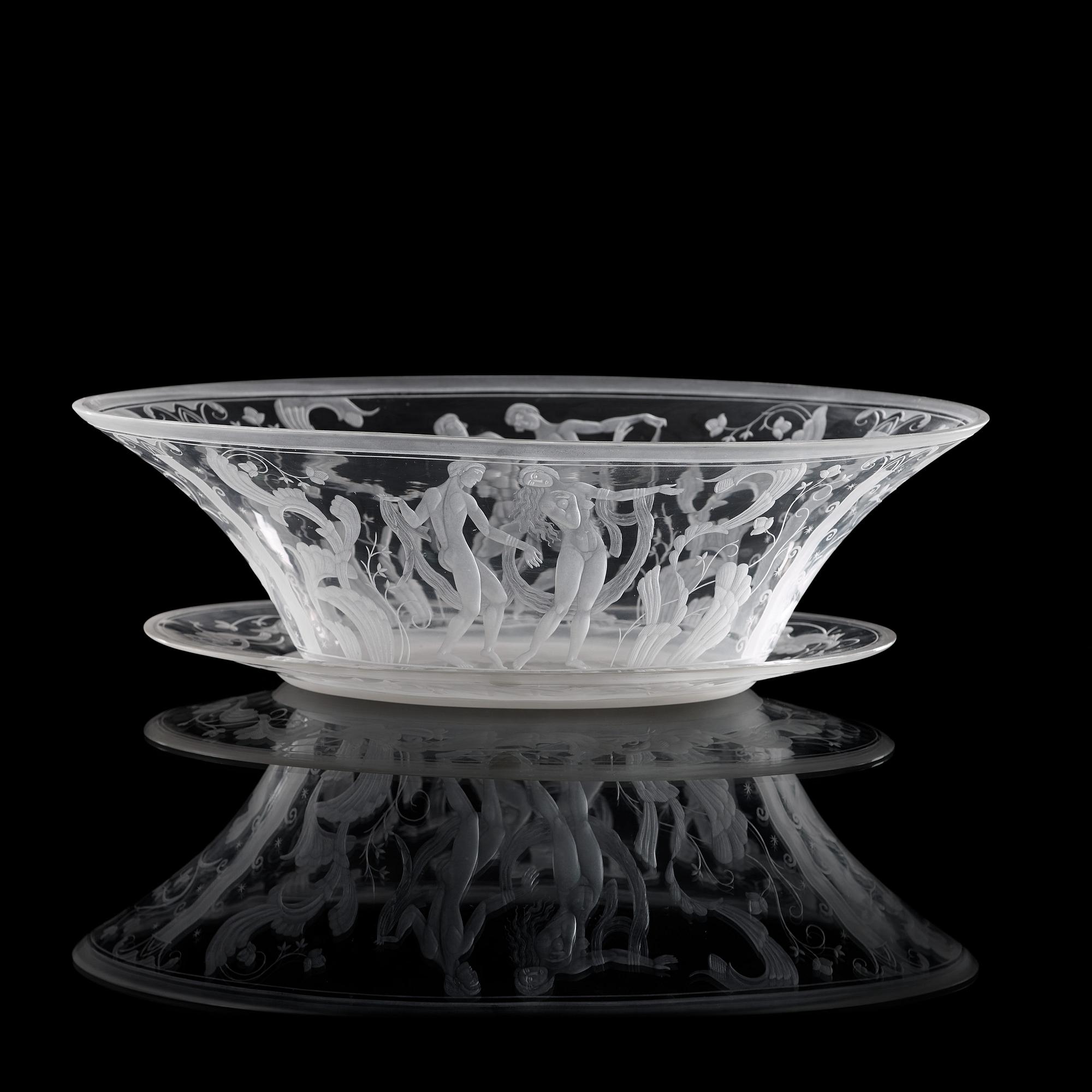 A Simon Gate engraved glass bowl and stand, Orrefors 1929.