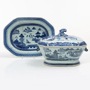 A blue and white tureen with cover and stand, China, Jiaqing (1796-1820).