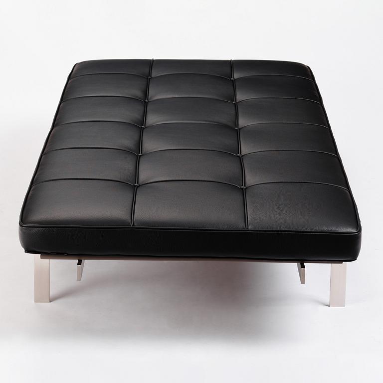 Poul Kjaerholm, "Pk-80", dagbädd, Fritz Hansen, Danmark, 2019.