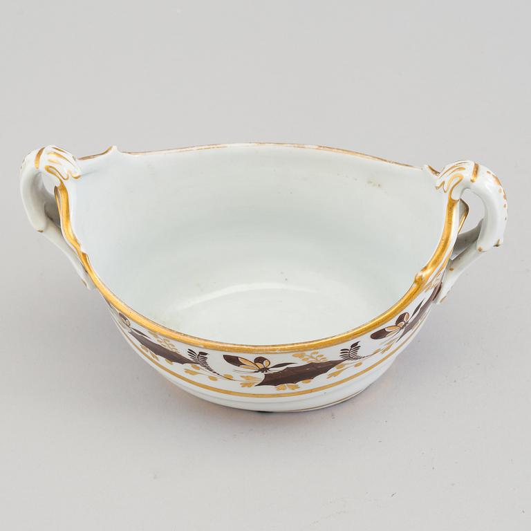 A FRENCH PORCELAIN EMPIRE BOWL, first half of the 19th century.