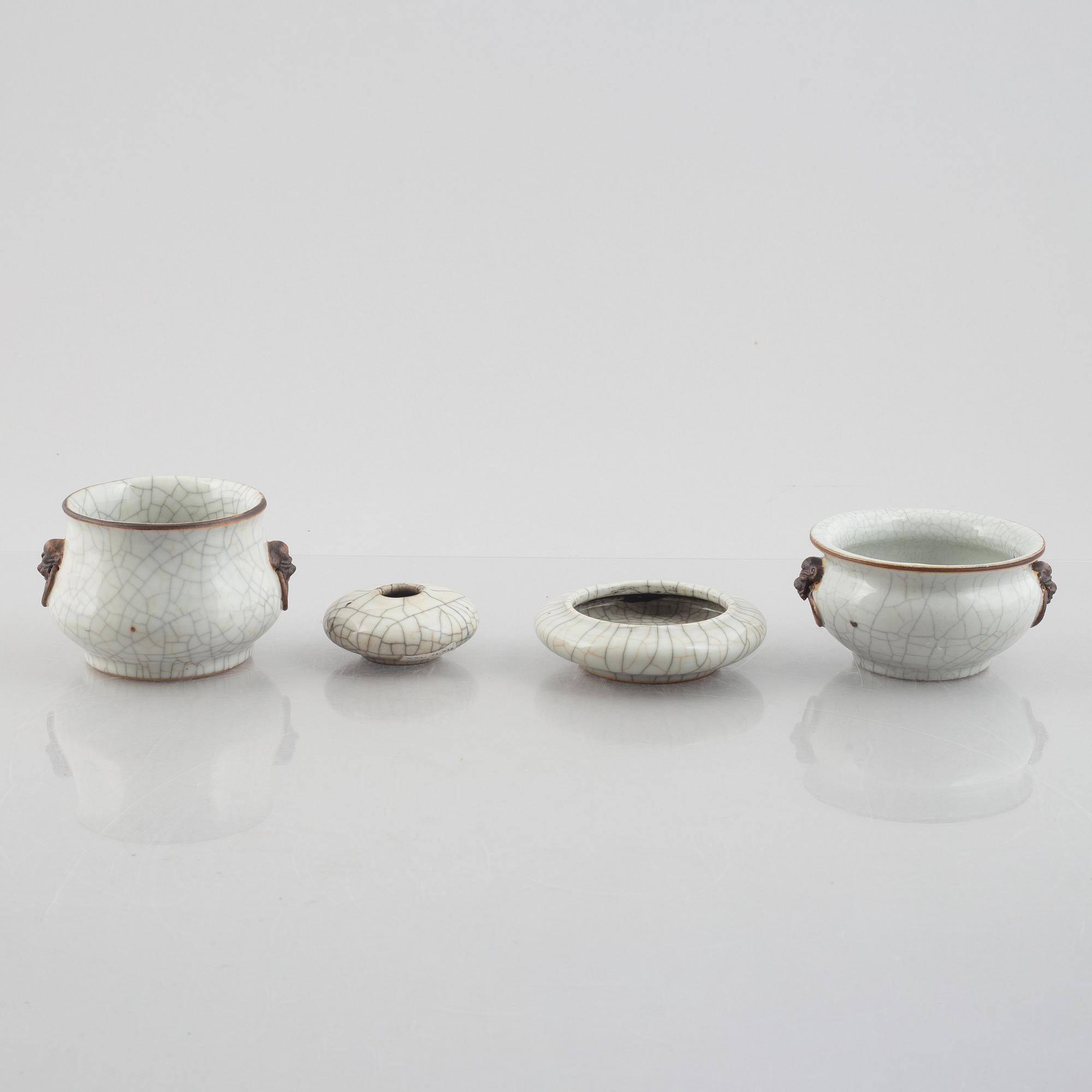 A Chinese ge glazed stoneware brush washer, a vase and two bowls, early 20th century.