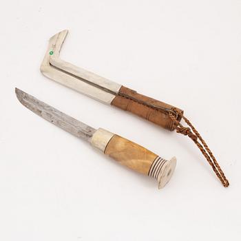 Thore Sunna, a reindeer horn knife, before 1963, signed.