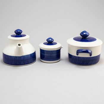 HERTHA BENGTSON, a 27  piece 'Koka Blå' porcelain service, Rörstrand, designed in 1956.
