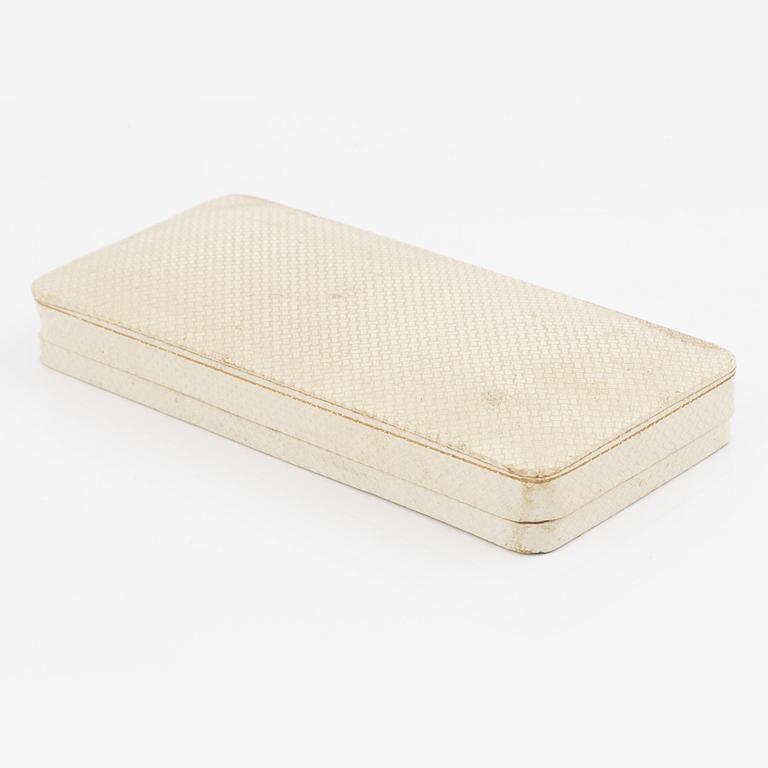 Necklace two rows of cultured pearls clasp 18K gold with a cultured pearl.