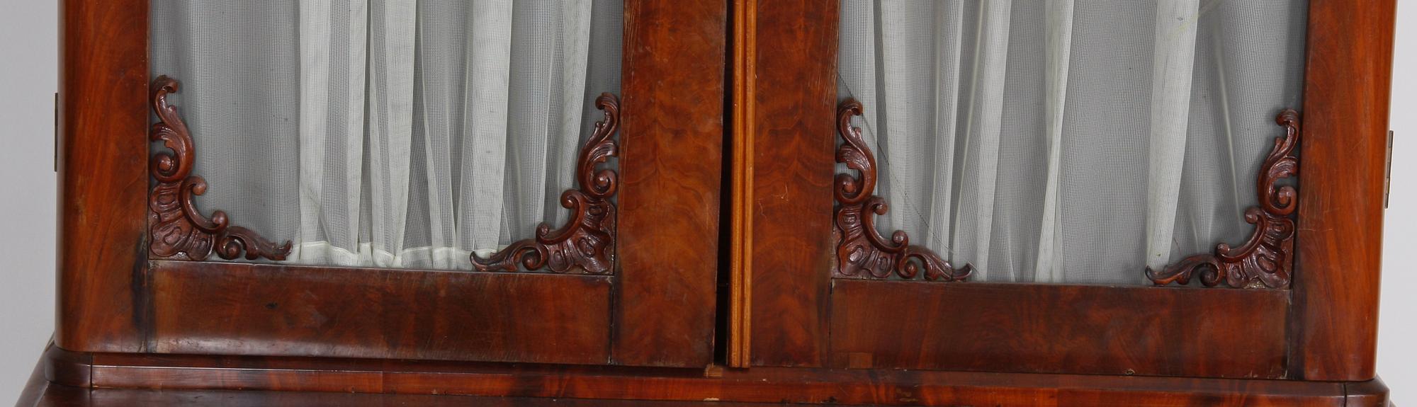 BOKSKÅP. Nyrokoko, 1800-talets senare hälft.