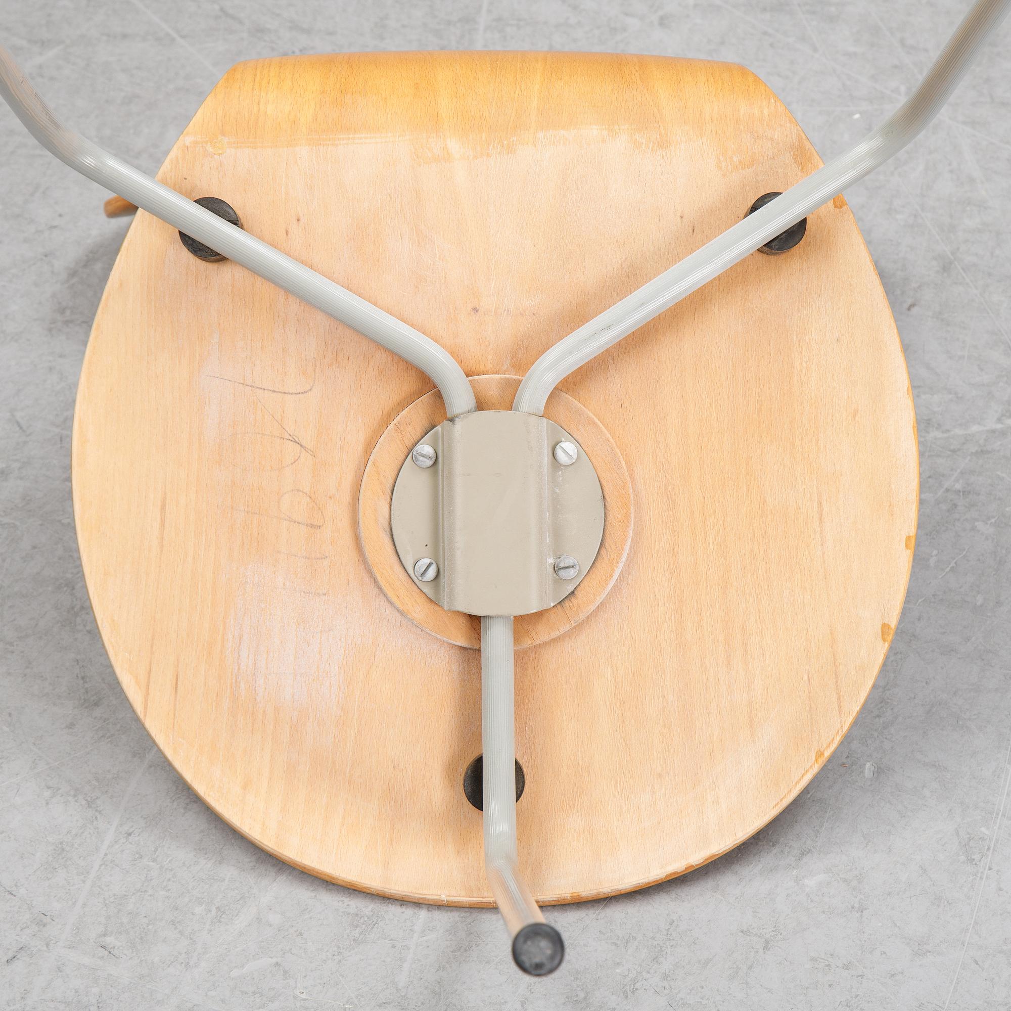 Arne Jacobsen, stol, "Myran", Fritz Hansen, Danmark, tidigt 1950-tal.