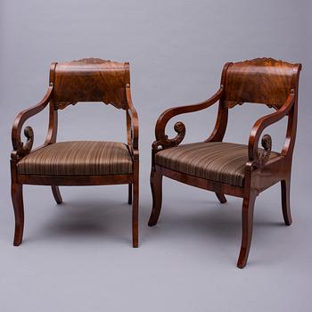 KARMSTOLAR, ett par, biedermeier, Ryssland 1820-1840.
