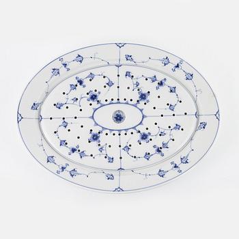 Royal Copenhagen, fish platter, porcelain, "Musselmalet".