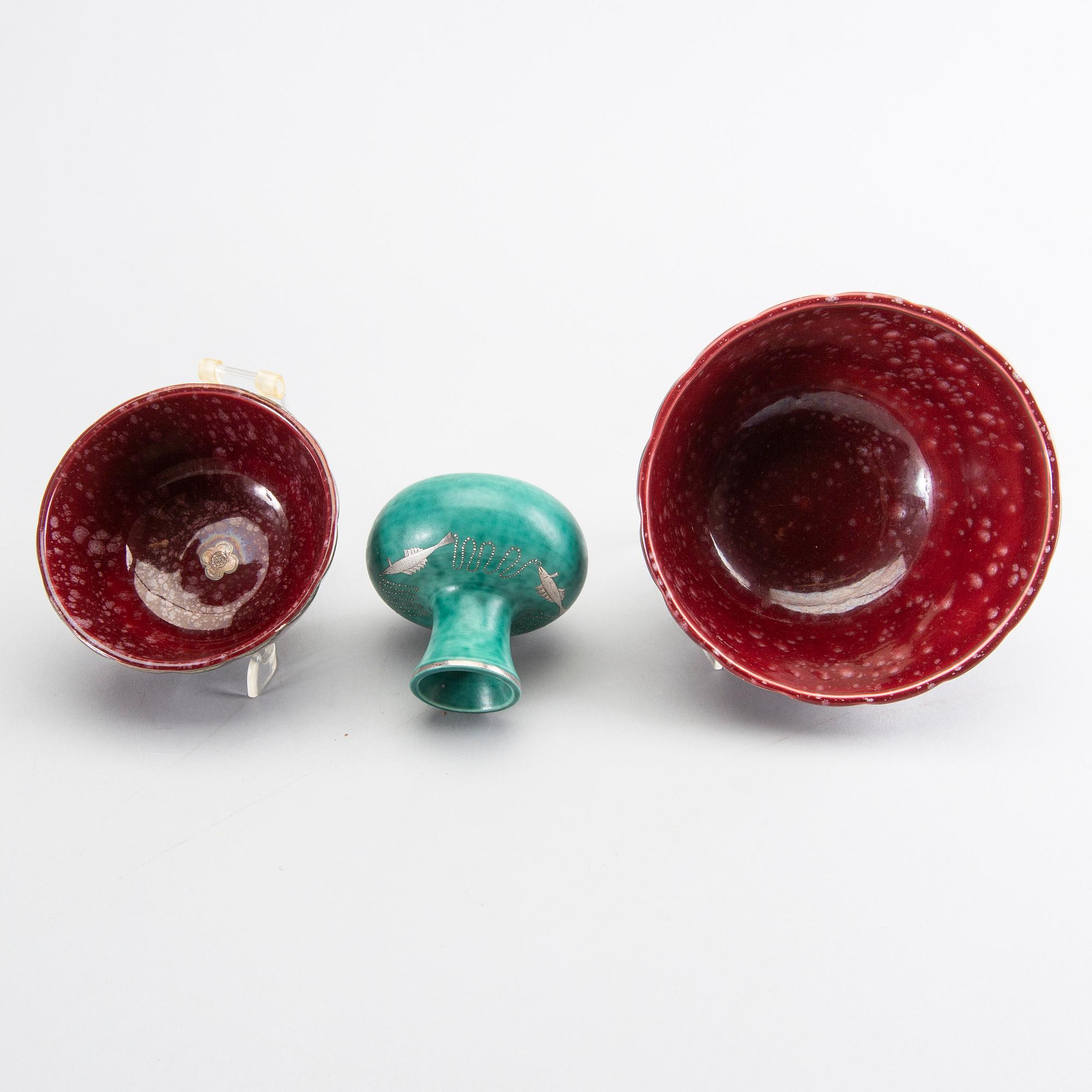 WILHELM KÅGE, skålar 2 st samt vas, Gustavsberg 1900-talets andra hälft.