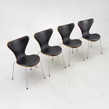 Arne Jacobsen, stolar, 4 st, "Sjuan", Fritz Hansen, Danmark, 2001.