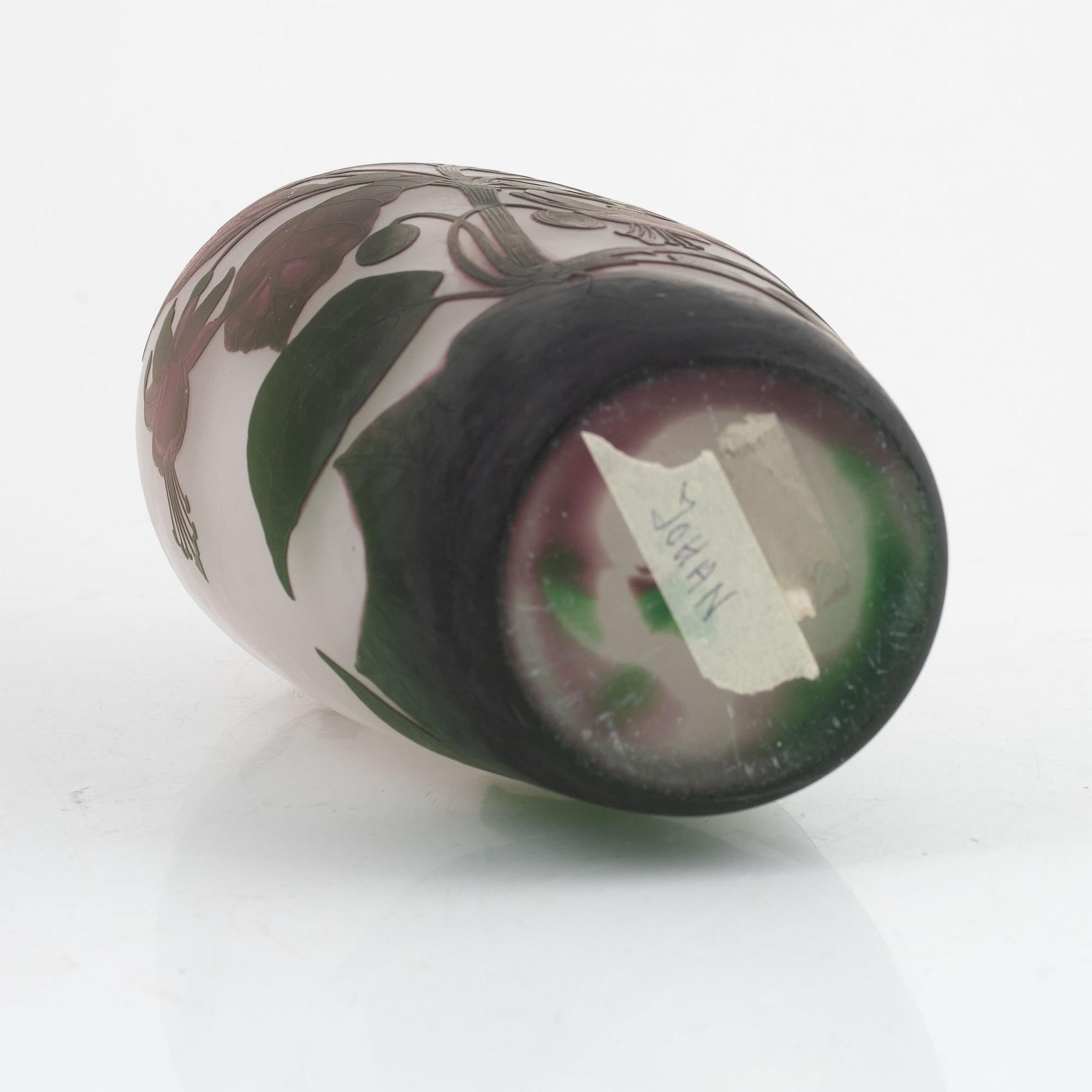 An Art Nouveau cameo glass vase, Arsale, early 20th Century.