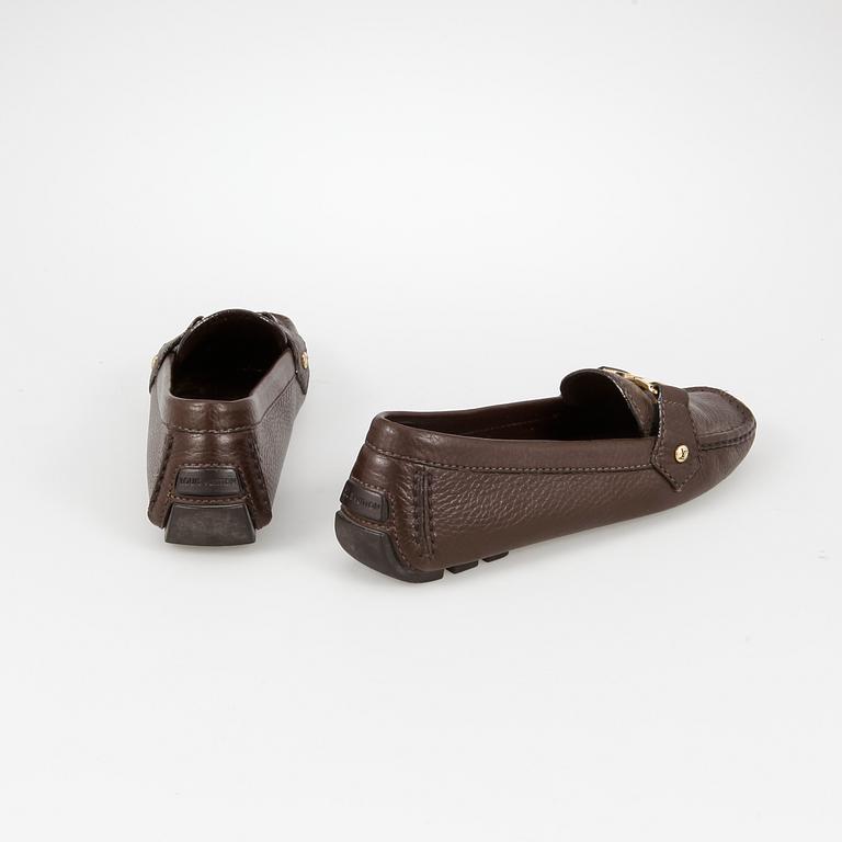SKOR, ett par, Louis Vuitton.