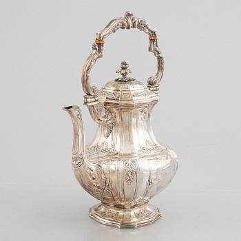 A French silver teapot, Paris, after 1832.