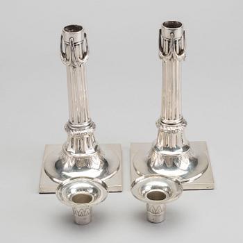A COUPLE OF SILVER CANDLESTICKS, Braunschweig.