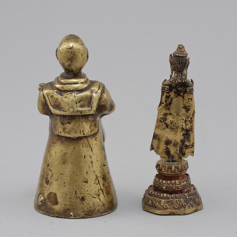 SKULPTUR samt BORDSKLOCKA, brons, orientaliska, 1800/1900-tal.