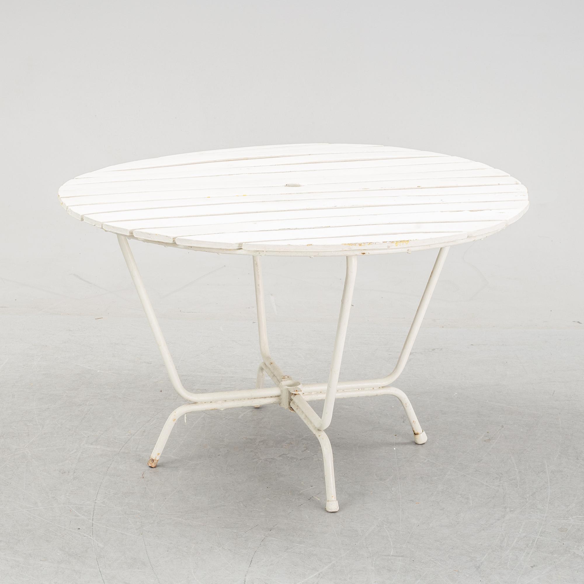 Trädsgårdsmöbler, stolar "P1", och bord 8/100, AB Trädgårdsmöbler Osby, 1960-tal.