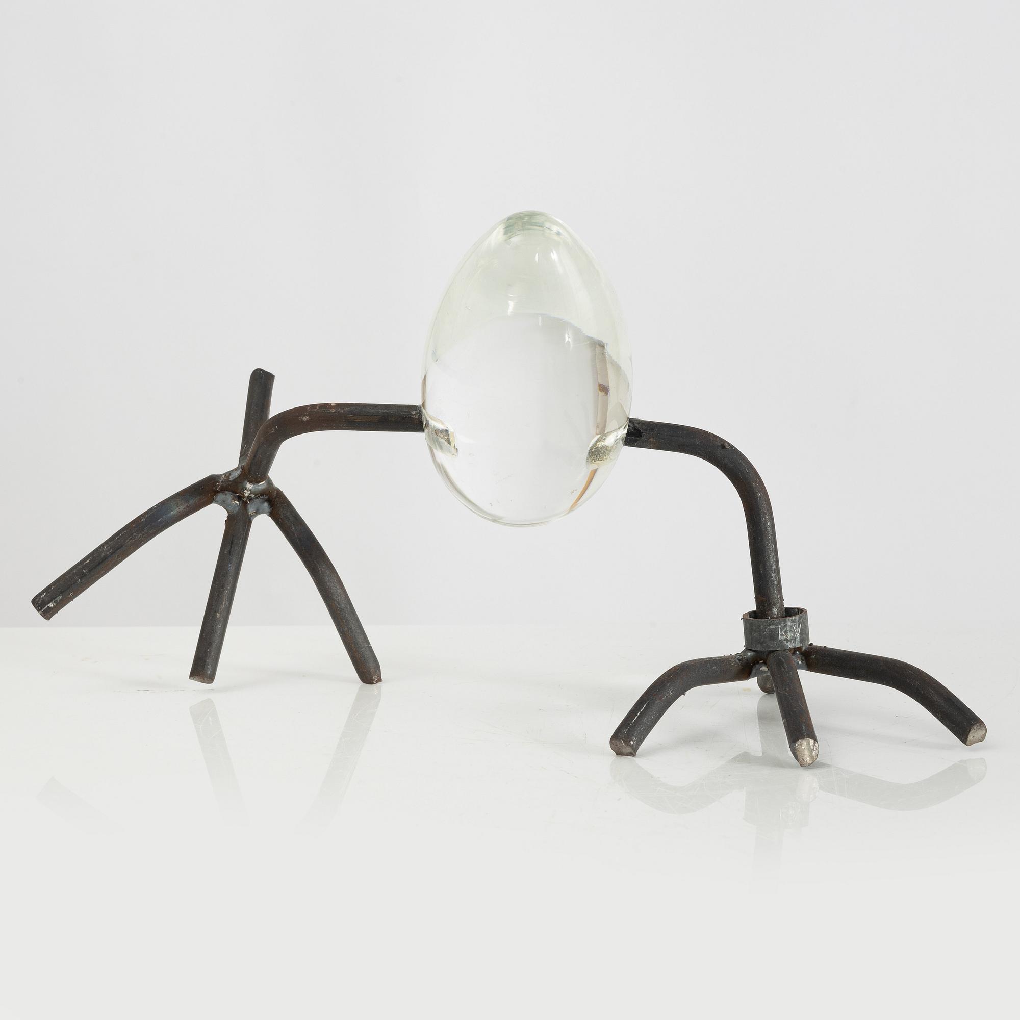 Koen Vanmechelen, "Walking Egg".