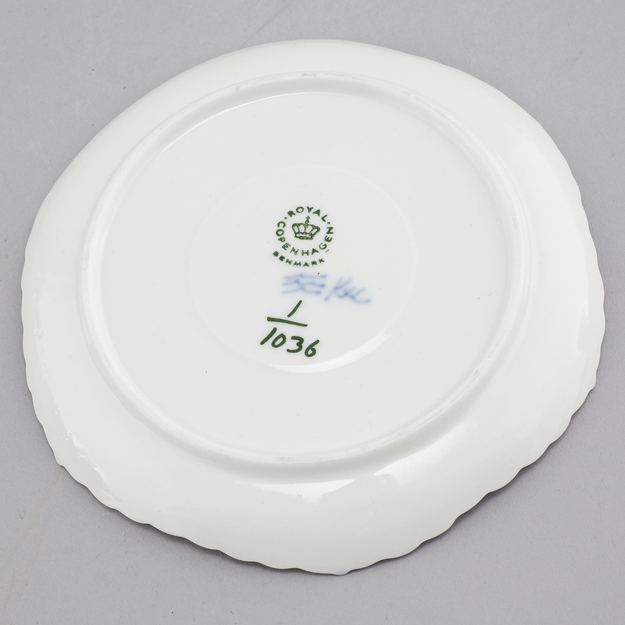 KAFFESERVIS, 26 delar, porslin, "Musselmalet", Royal Copenhagen.