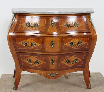 BYRÅ. Rokokostil. 1900-tal.