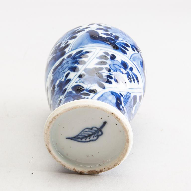 A set of three Chinese Kangxi/Kangxi-style and Qianlong cups, a saucers and a vase 18th/19th century porcelain.