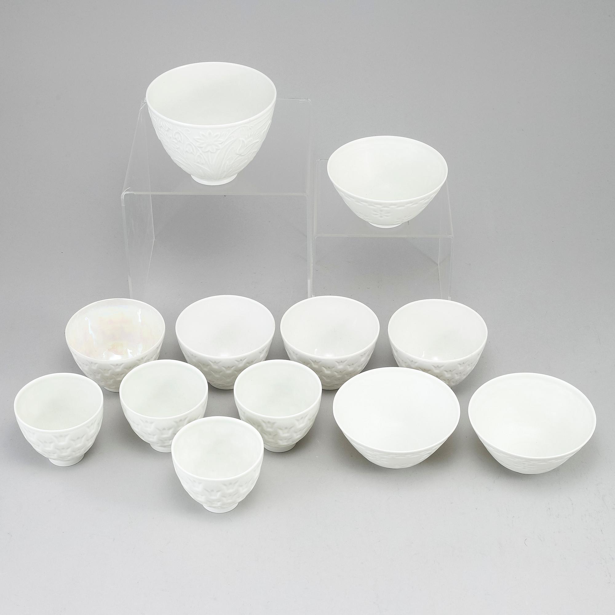 GUNNAR NYLUND, twelve porcelain bowls from Rörstrand.