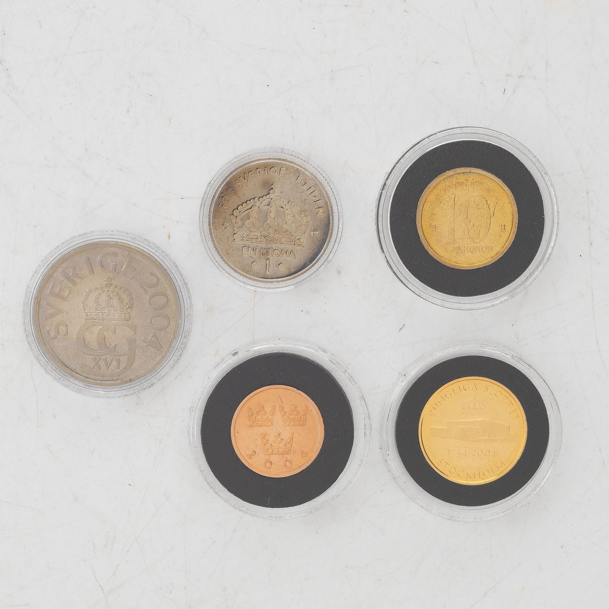 Coin set, “Sveriges mynt proofset exclusive”, comprising a year set and a gold coin commemorating the 250th anniversary of the Royal Palace.