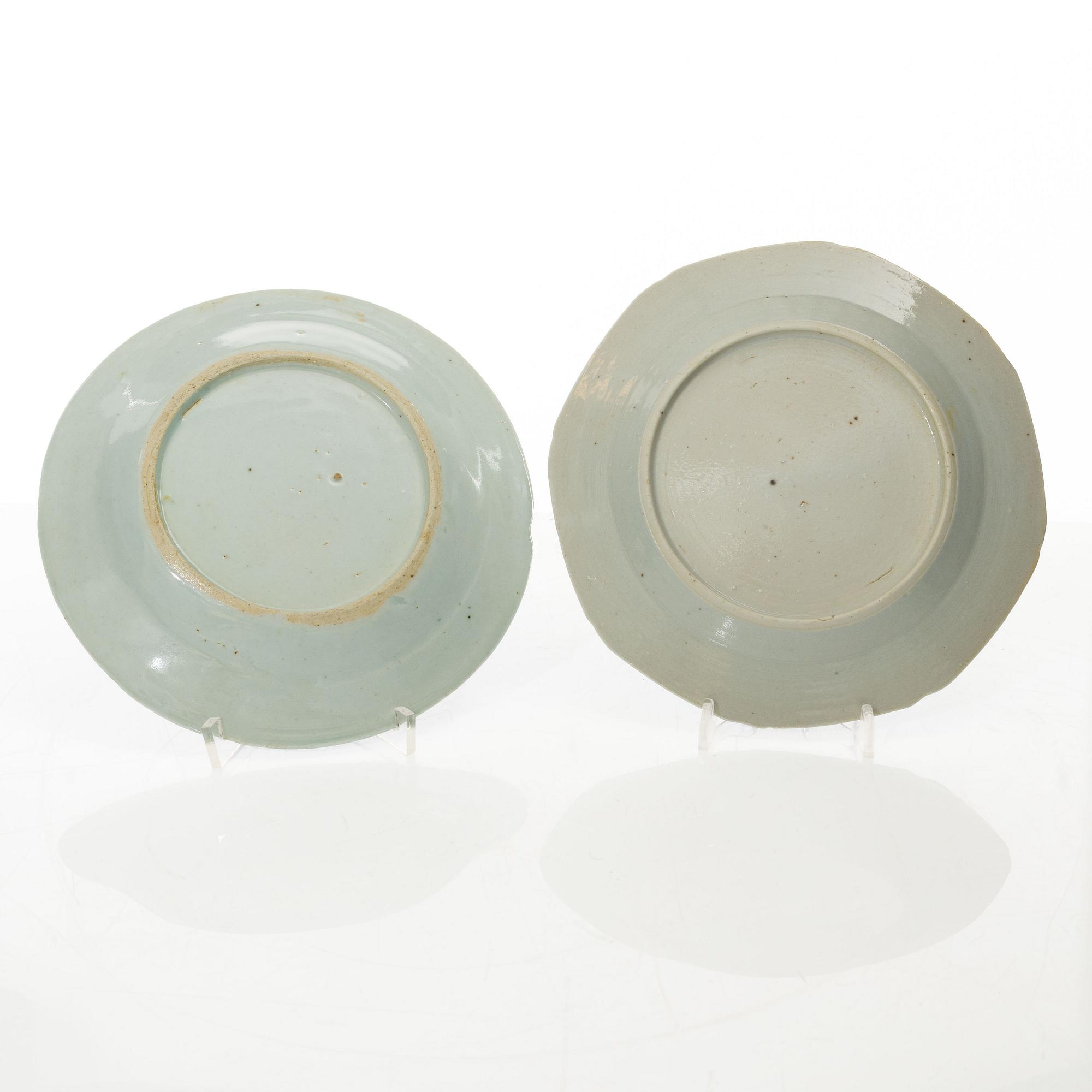 A set of thirteen Chinese blue and white porcelain dishes, Qing dynasty, 19th century.