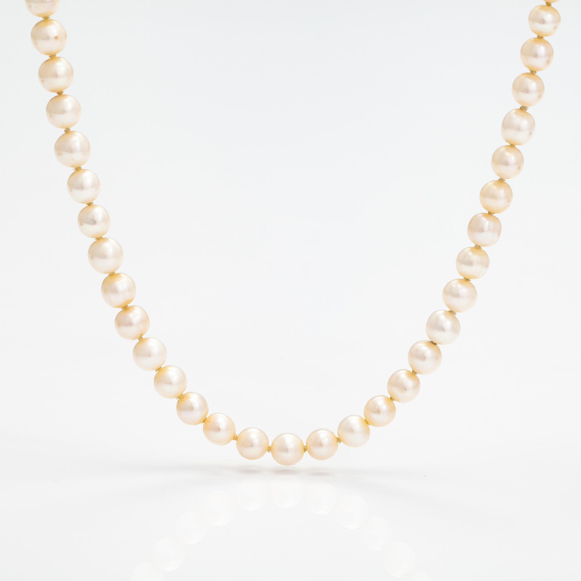 Pärlcollier, odlade pärlor, 14K vitguld, diamanter ca 0.01 ct tot.