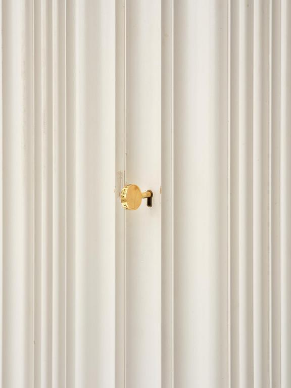 Josef Frank, a cabinet model 2192, Firma Svenskt Tenn, post 1985.