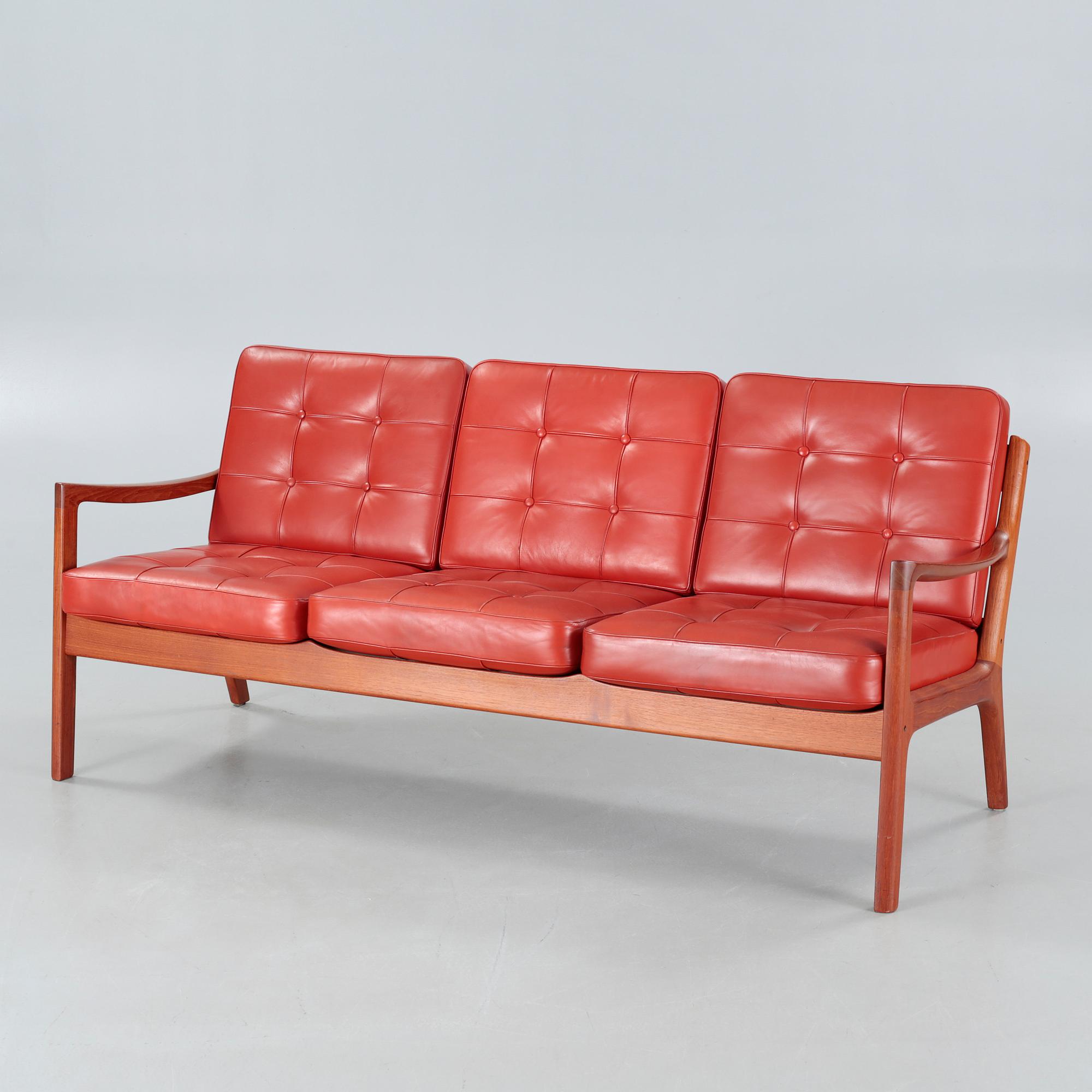 A sofa by Ole Wanscher, model "Senator", for France & Son, third quarter of the 20th century.