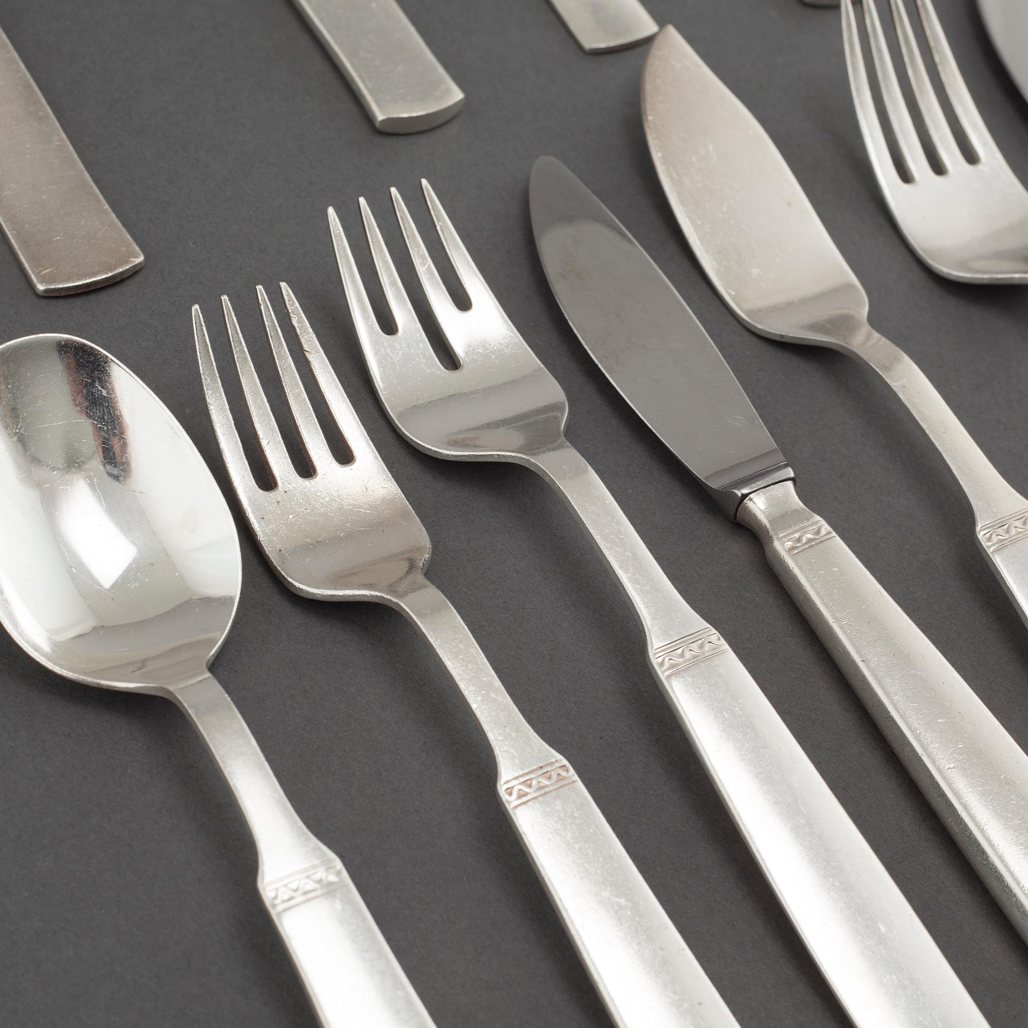 304 pieces of "Ranka" table ware, designed by Sven Arne Gillgren for Gense.